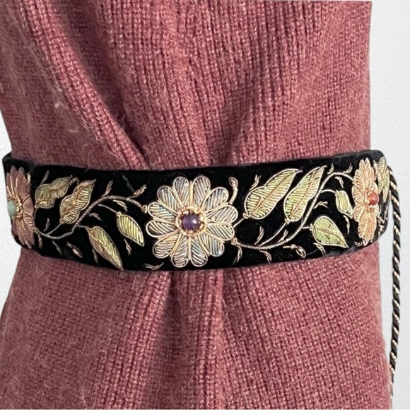 Vintage Hand Crafted Artsy Boho Black Floral Zardozi Velvet Waist Belt SZ OSFM